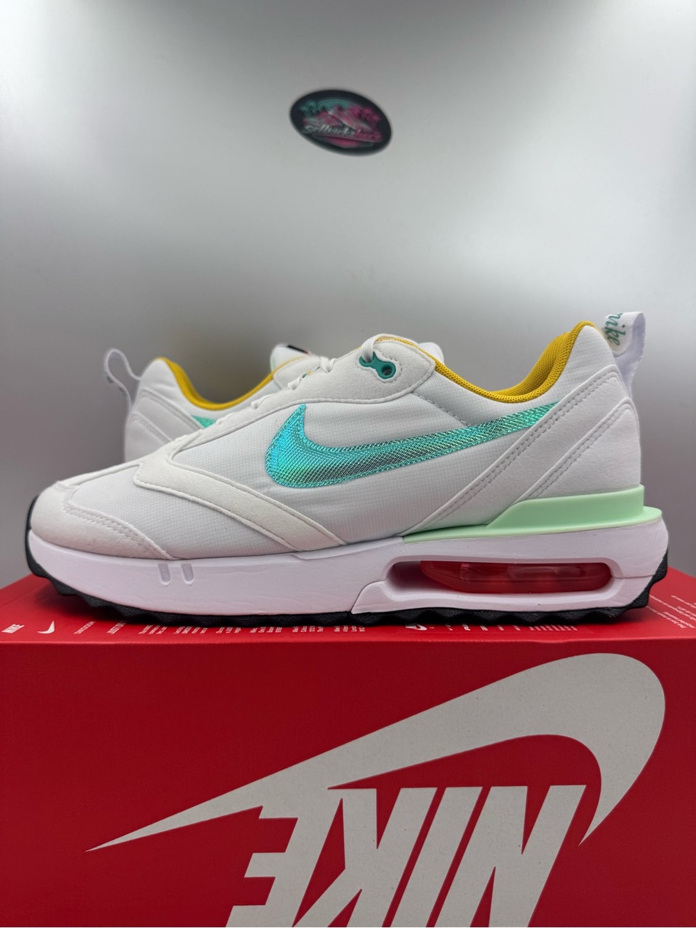 Nike Air Max Dawn White Multicolor Mint Foam BRAND NEW Size 10 Women